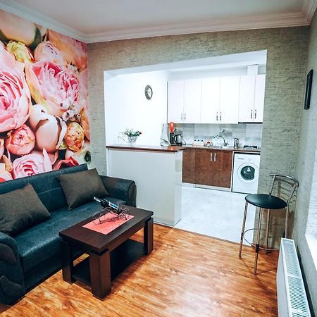 Second House Rustaveli Apartment Тбилиси Екстериор снимка