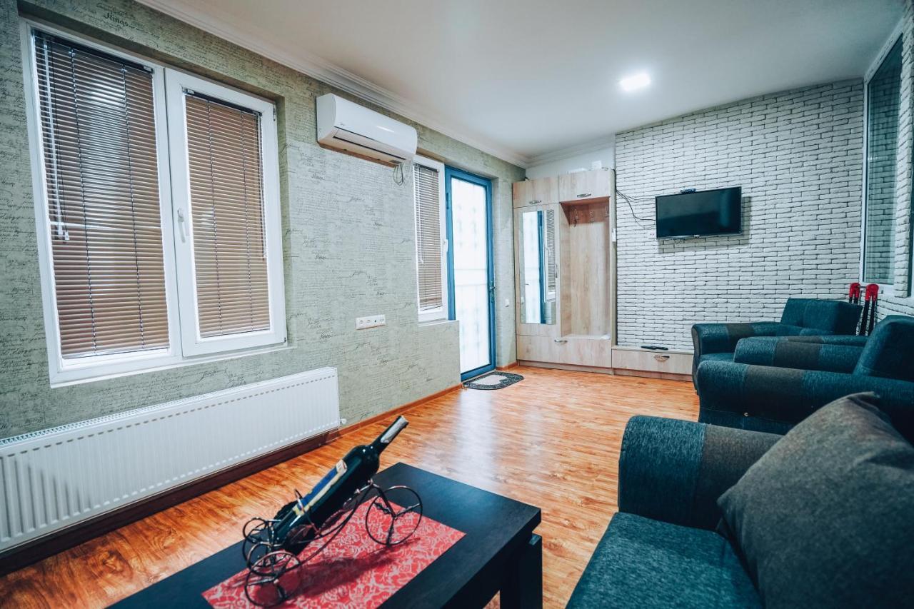 Second House Rustaveli Apartment Тбилиси Екстериор снимка