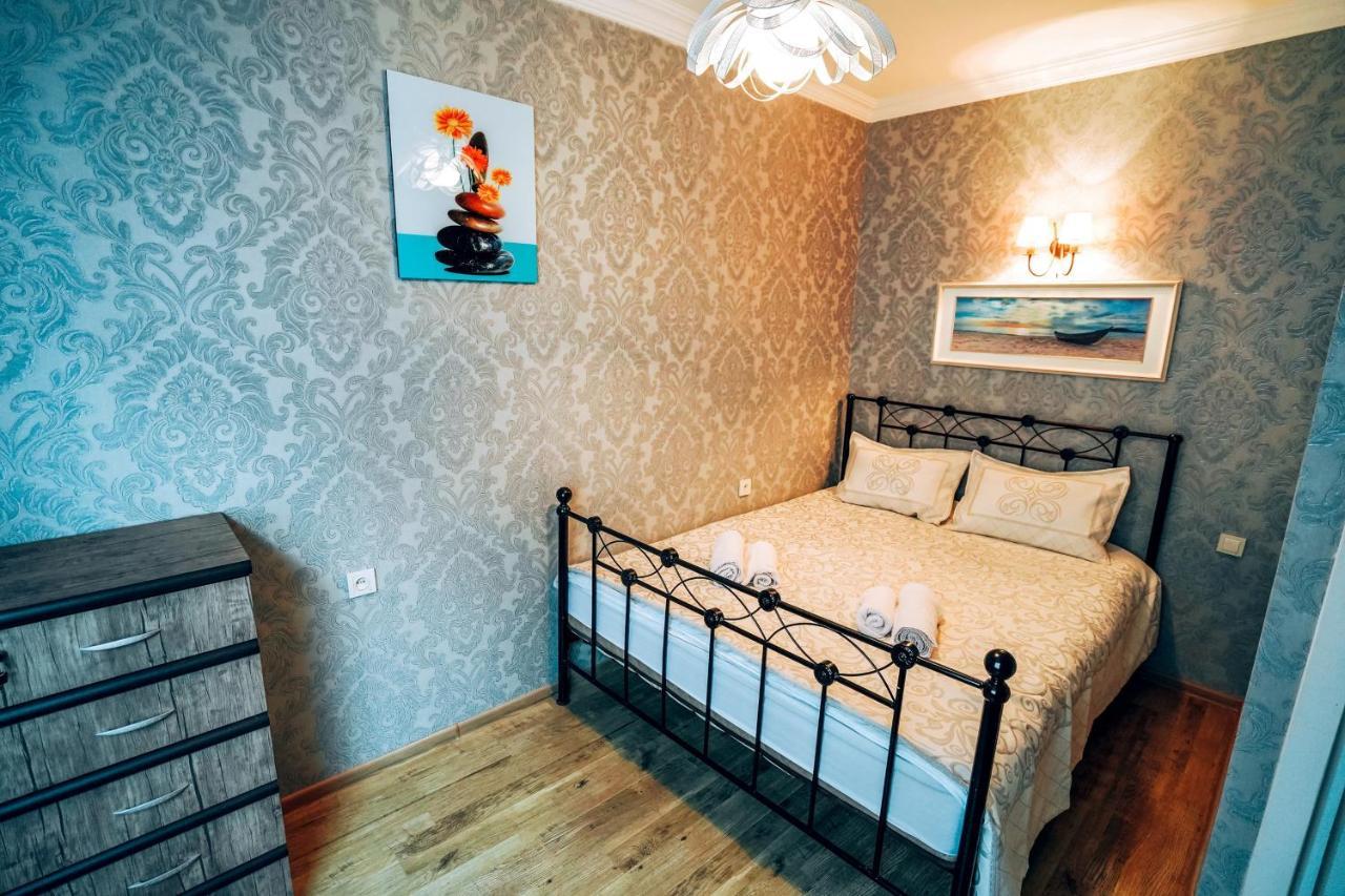 Second House Rustaveli Apartment Тбилиси Екстериор снимка