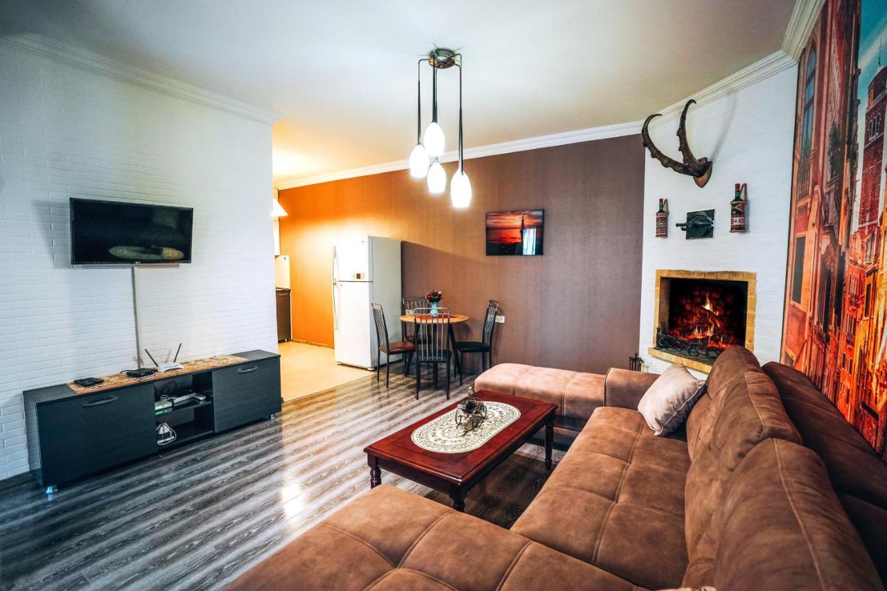 Second House Rustaveli Apartment Тбилиси Екстериор снимка